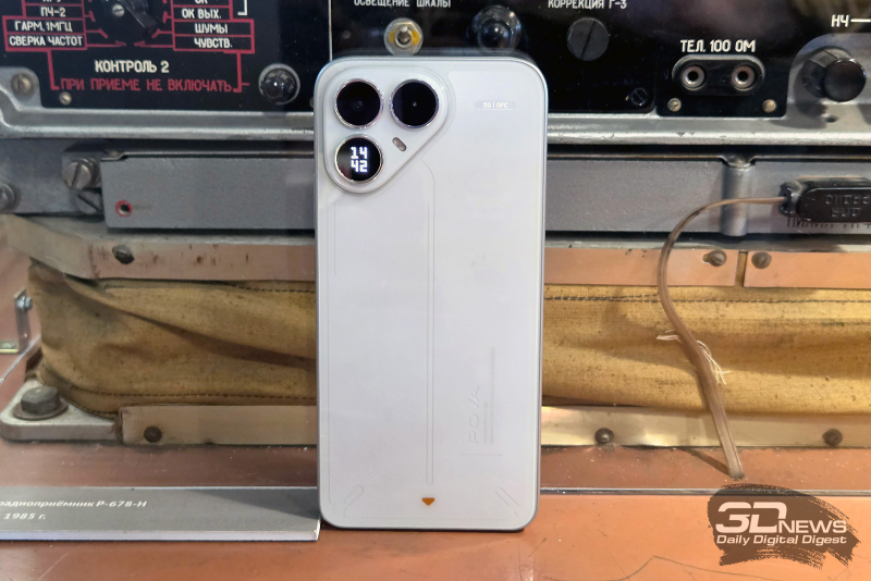 TECNO POVA 8: батарея на 2 дня и мини-экран — подарок непоседе